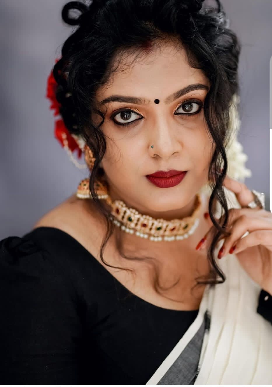 AMBER the beauty bar UNISEX SALON & MAKEUP STUDIO